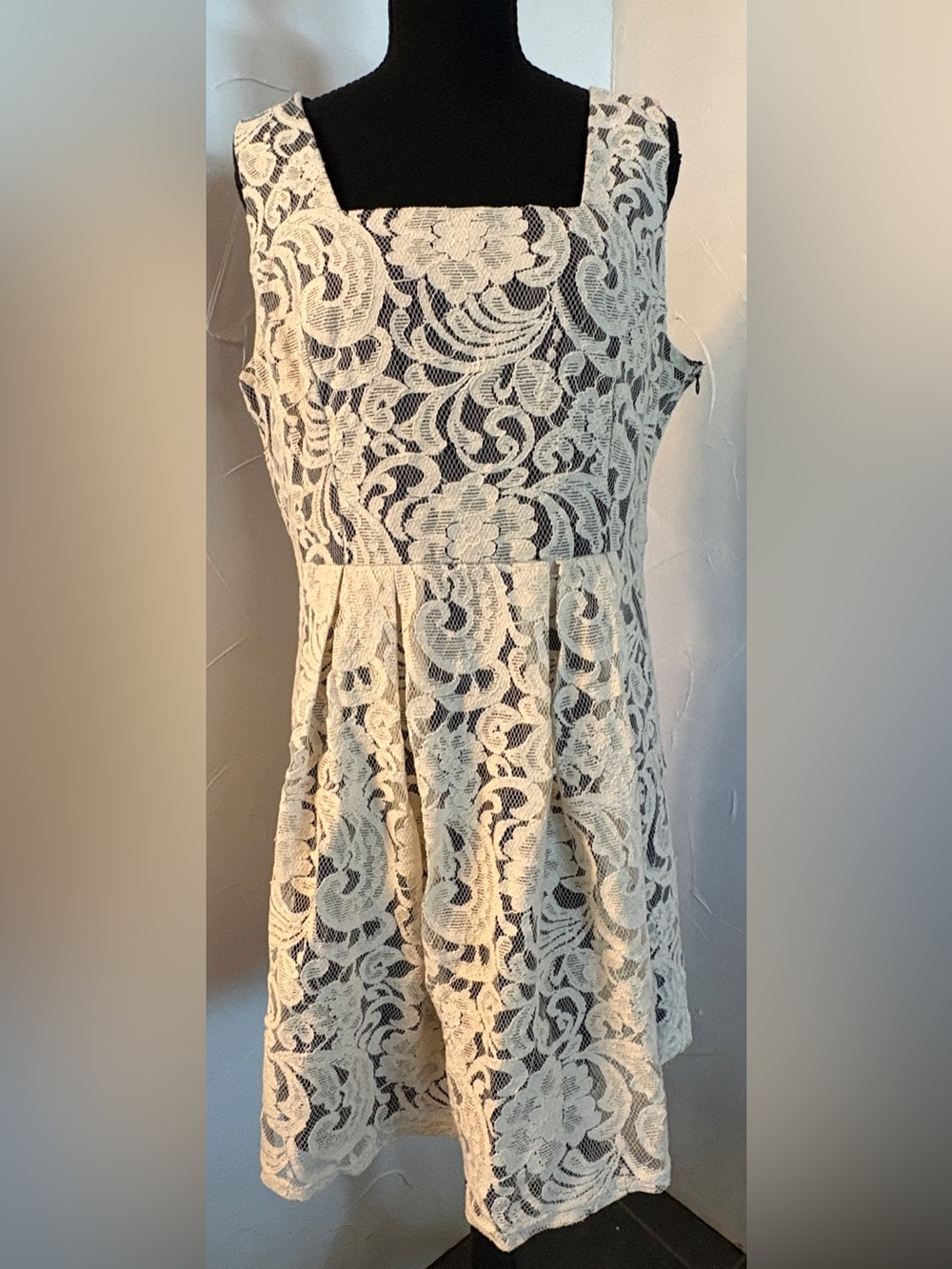 Pinky Cream Floral Lace Midi Dress